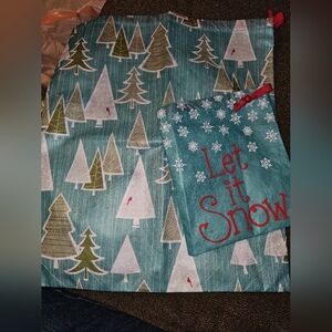 Lot of 3 thirty-one timeless memory pouches Whimsical Winter. NEW